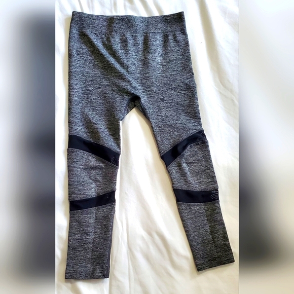 BUNDLE Girls tank top and leggings - Picture 4 of 5